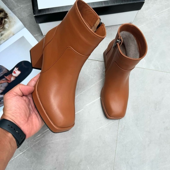 Ukranian Shoes - Boots on heel